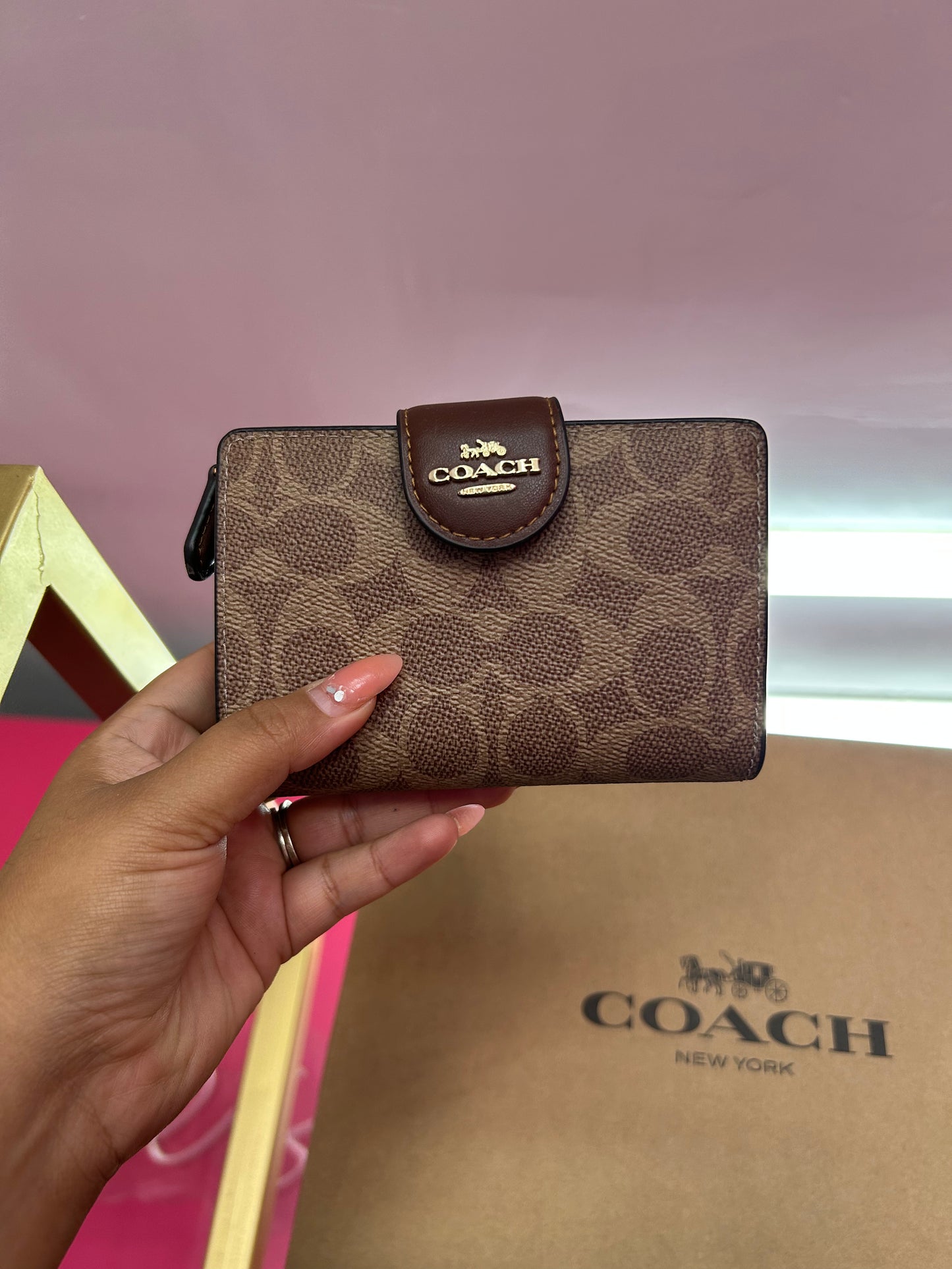 Cartera Coach Cafe