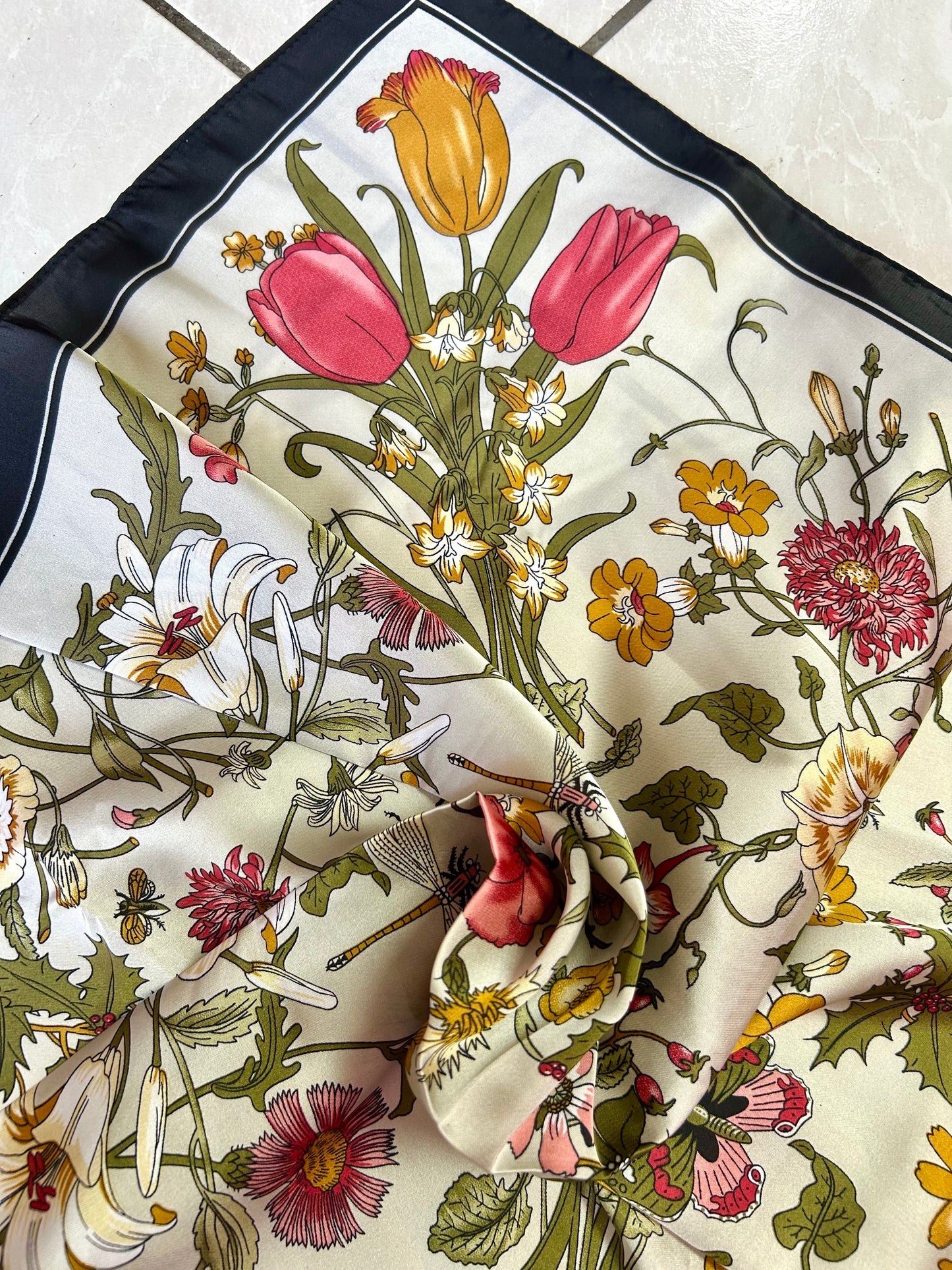 Mascada estampado flores