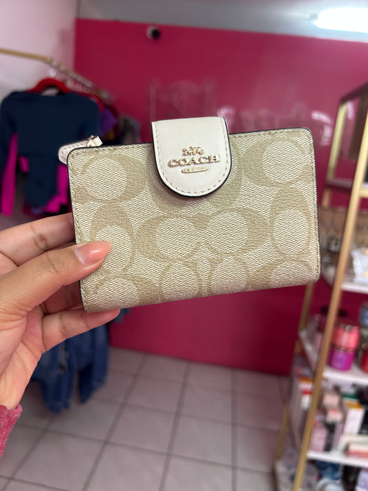 Cartera Coach Beige