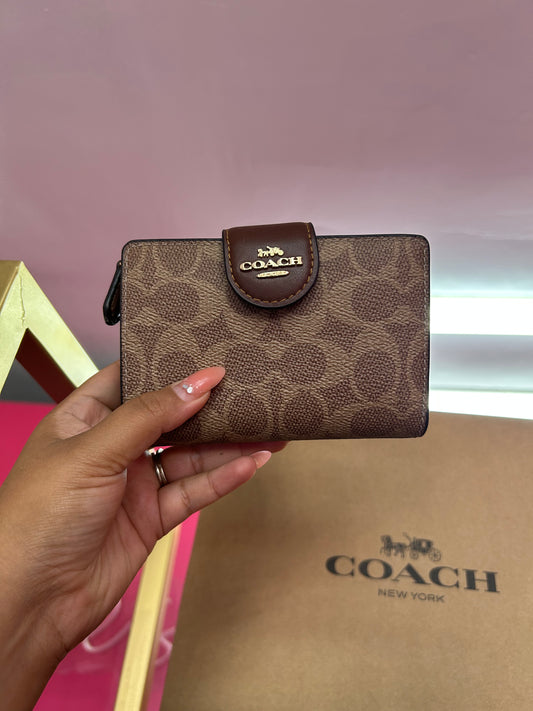 Cartera Coach Cafe
